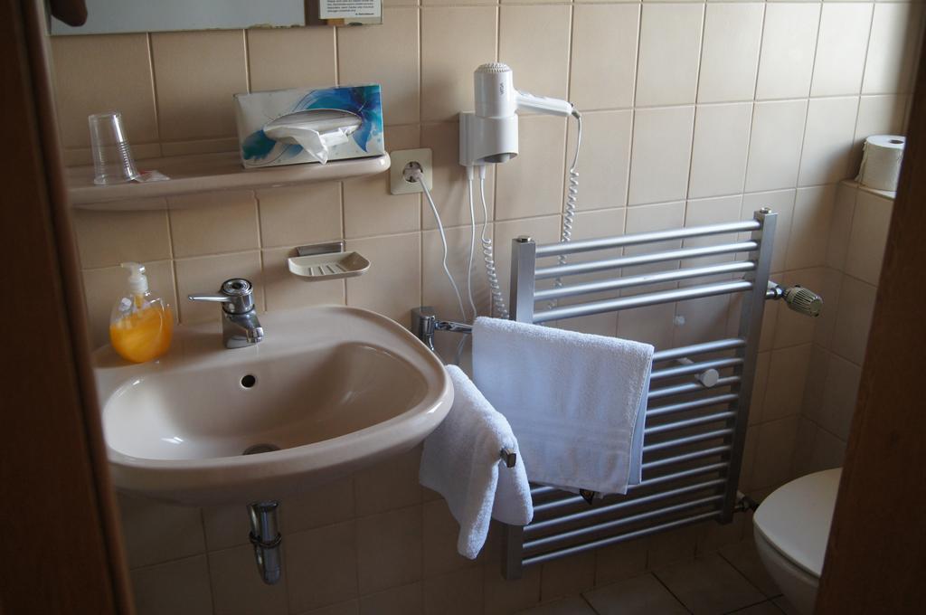 Hotel Krone Neresheim Εξωτερικό φωτογραφία